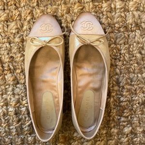 Chanel CC Ballet/Ballerina Flats: Champagne Glitter
